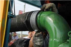 羅德移動泵車室外試機安裝出水管路 羅德移動泵車室外試機安裝出水管路